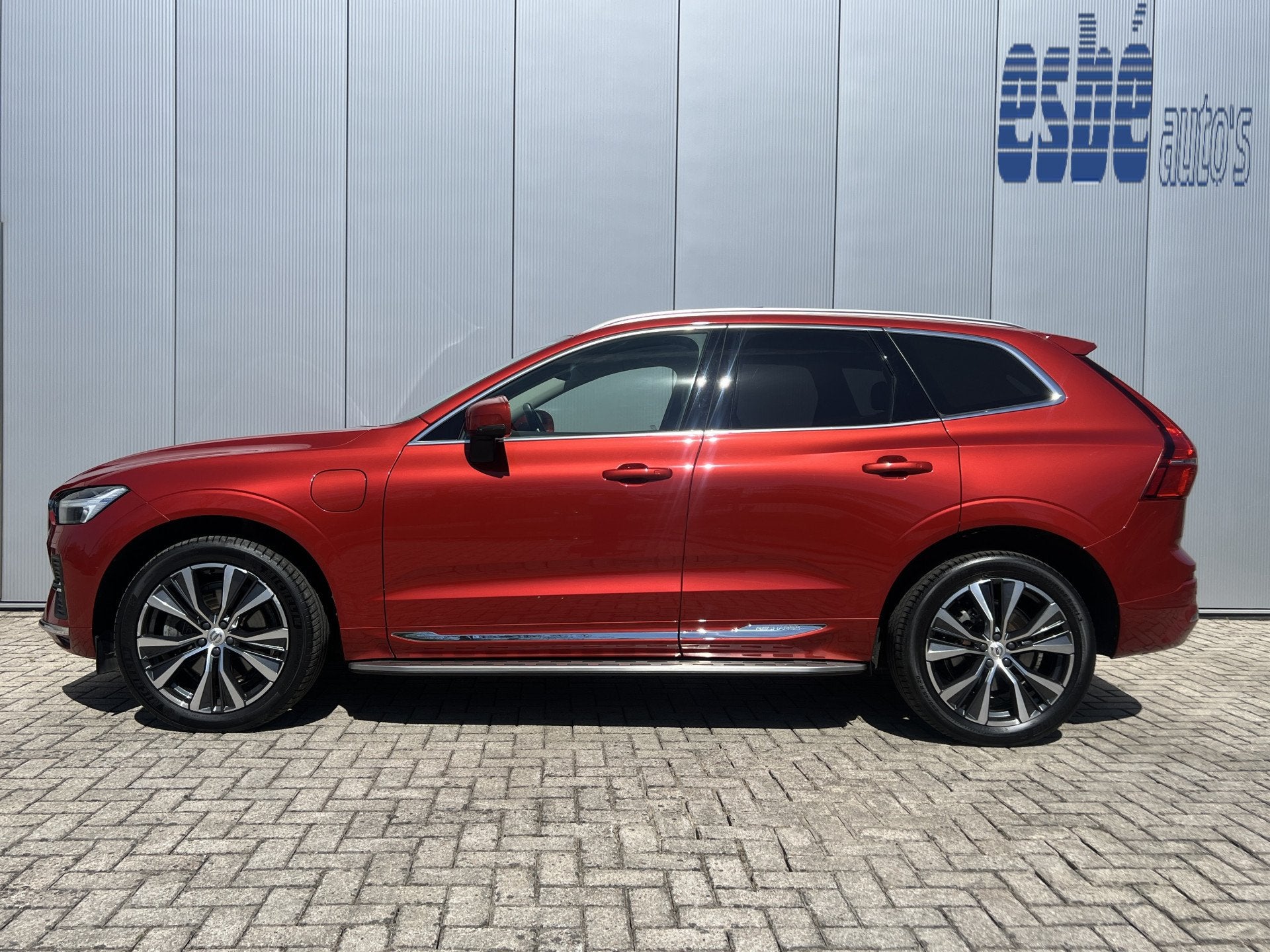 Volvo XC60 2.0 T6 Recharge AWD Inscription Exclusive NL Auto, Auto's, Automaat, Dealer onderhouden, Gebruikt, 138 €/maand