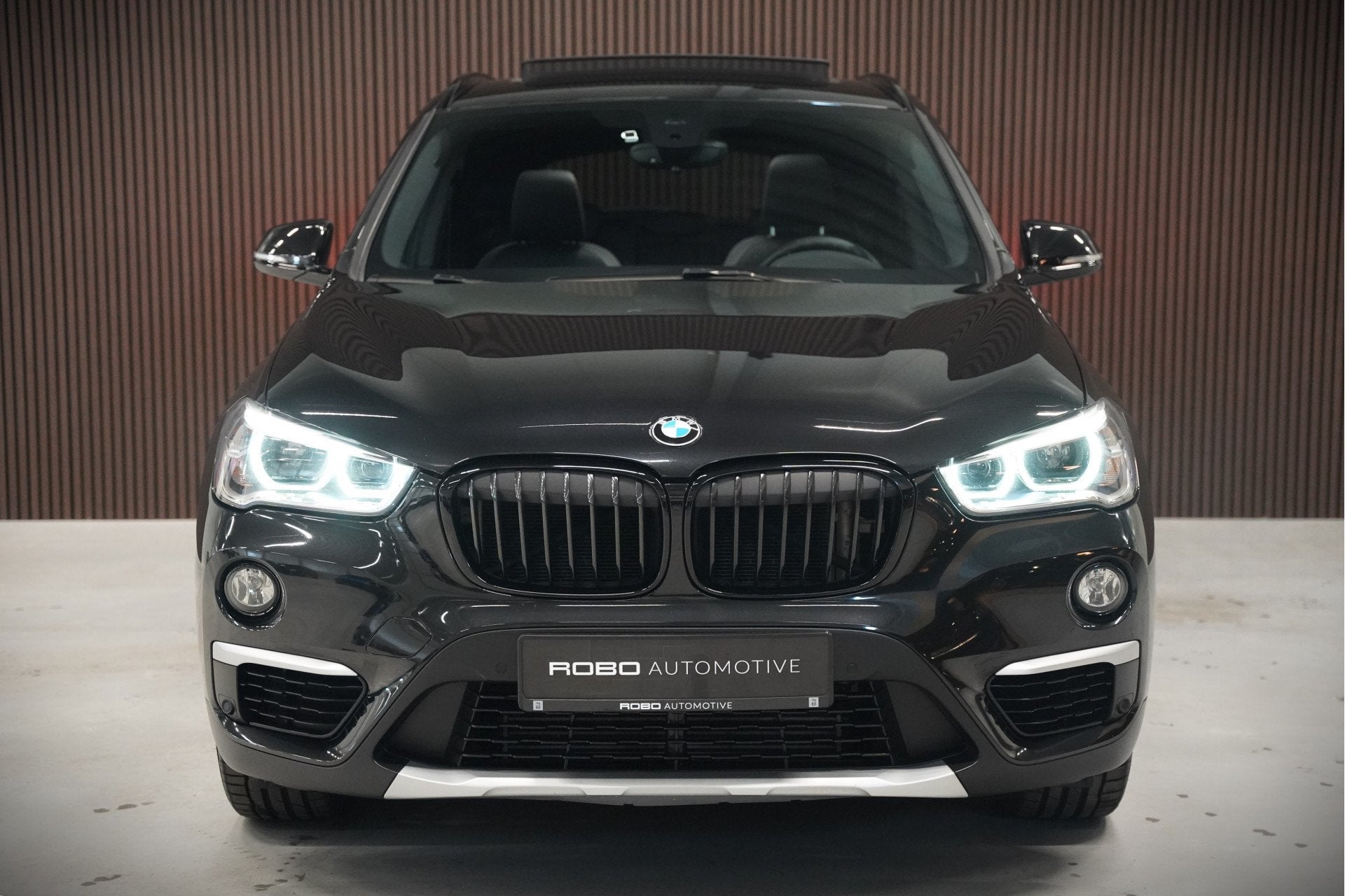 Foto 11 van BMW X1 xDrive20i High Executive | Panoramadak | Head-Up Disp