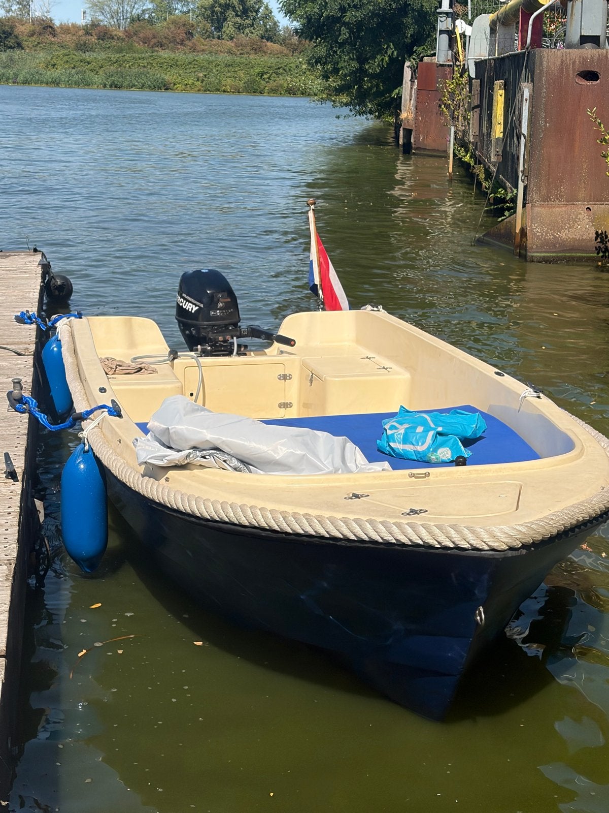 Vaarklaar polyester boot met Mercury buitenboordmotor, Watersport en Boten, Overige merken, Gebruikt, Afdekzeil, Buitenboordmotor