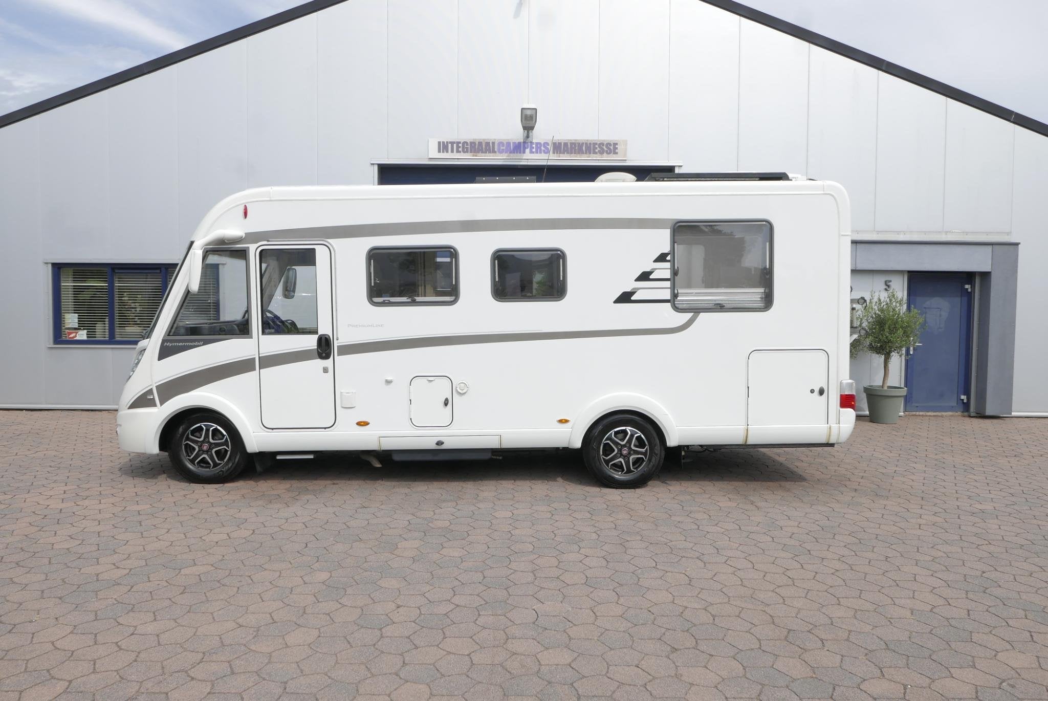 Hymer B 598 PremiumLine | Bovenkastjes | Levelsysteem | 4500, Caravans en Kamperen, Tot en met 2, 6 tot 7 meter, Bedrijf, Diesel