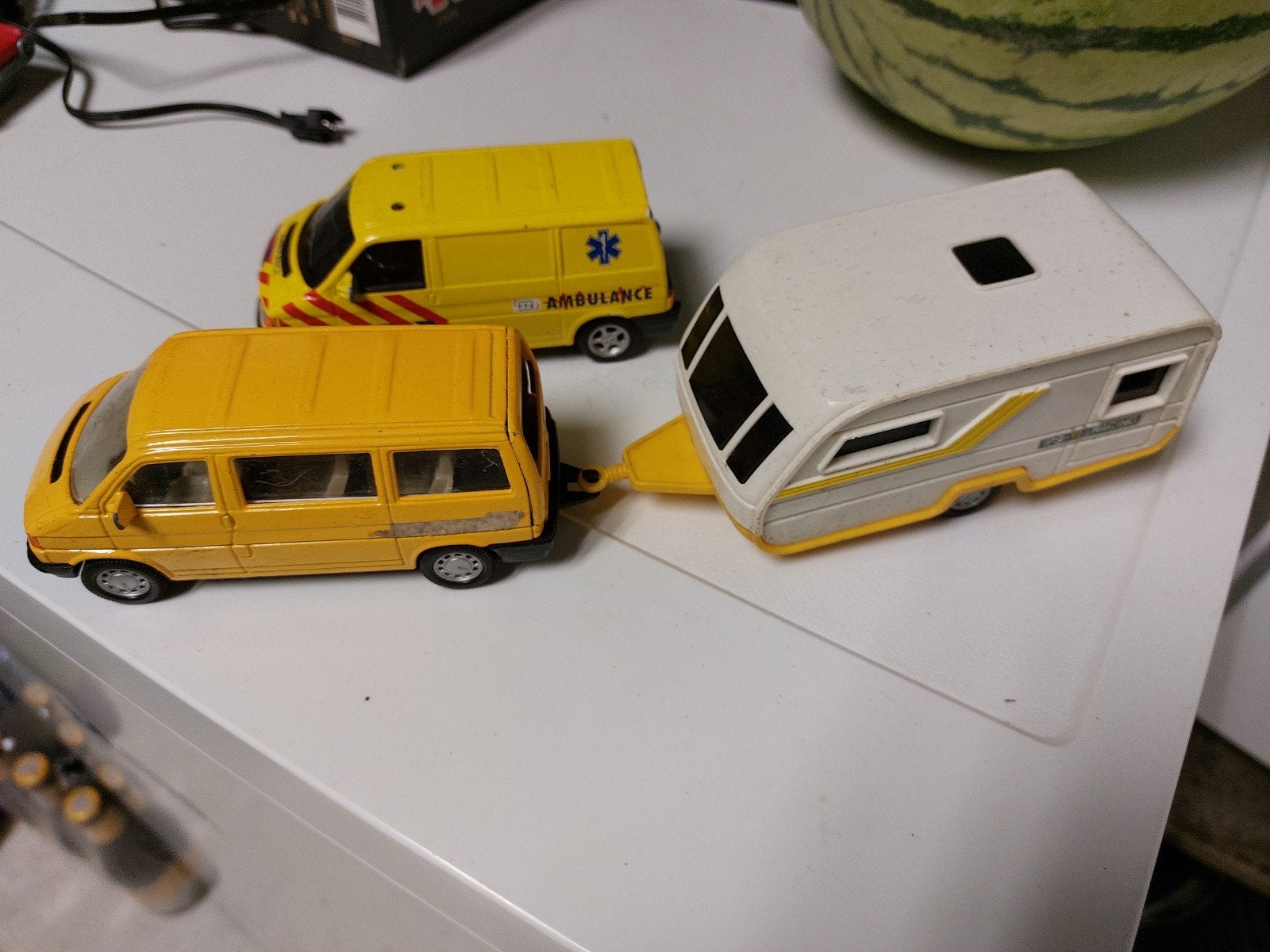 VW Transporter T4 met caravan en extra T4 modelauto's, Ophalen of Verzenden, Gebruikt