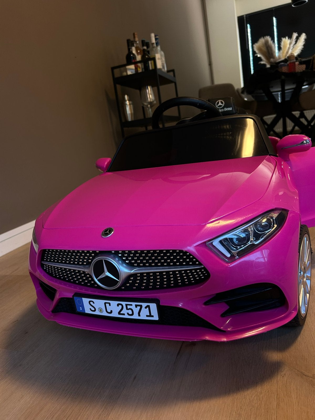 Roze Mercedes-Benz elektrische kinderauto, Kinderen en Baby's, Ophalen, Nieuw, Loopvoertuig
