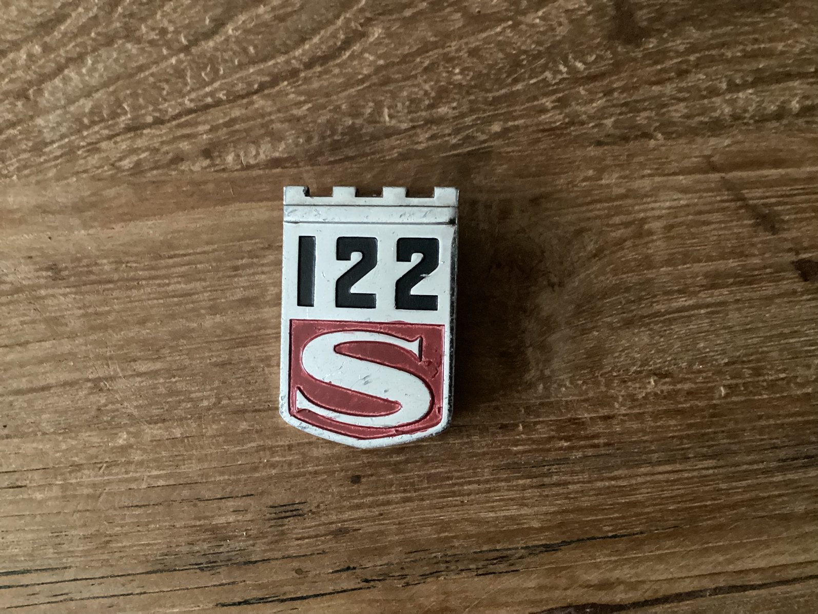 Volvo 122S embleem. Origineel., Ophalen of Verzenden, Gebruikt, Volvo