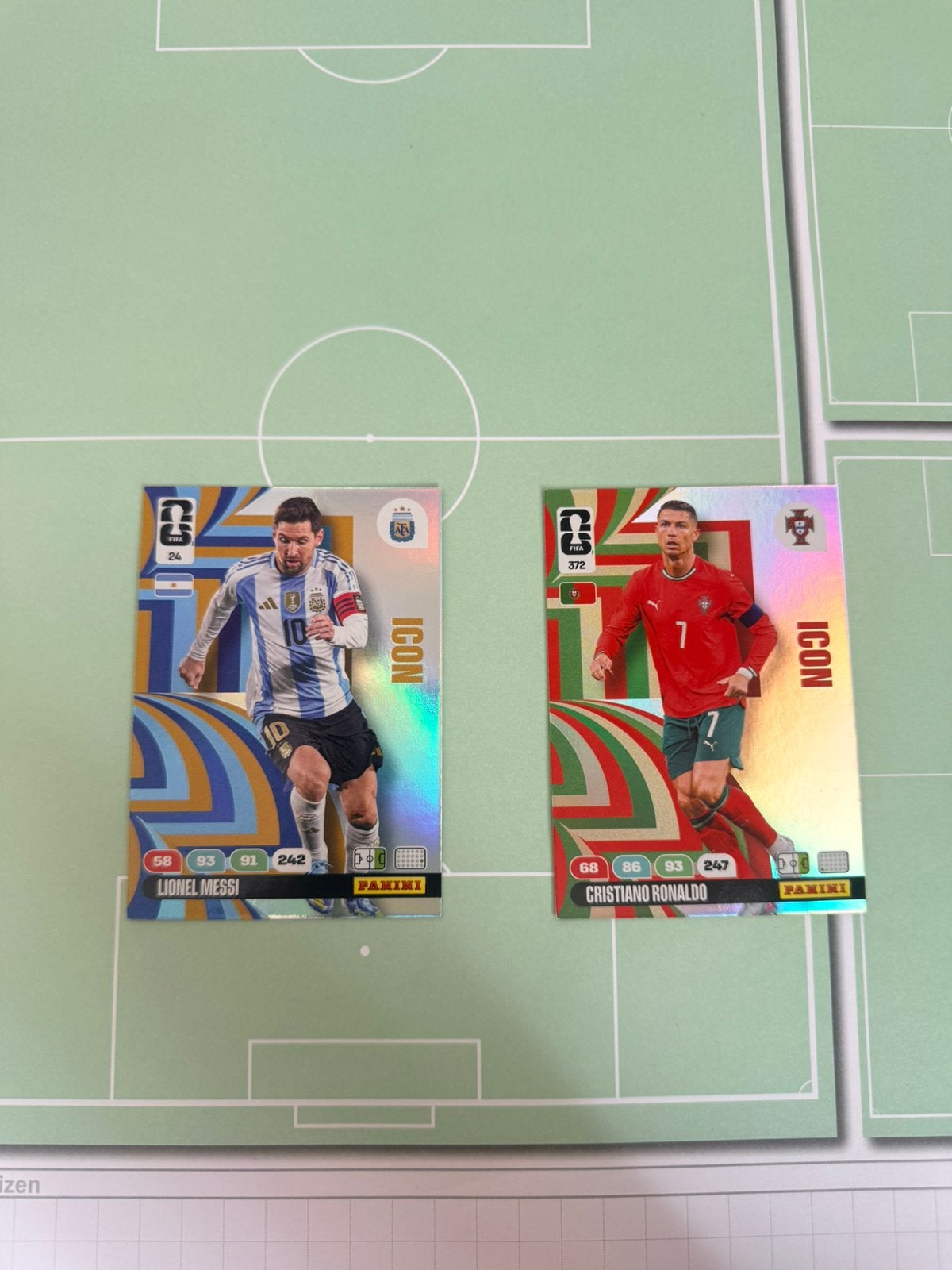 Icon Lionel Messi en Cristiano Ronaldo WK 2026 Adrenalyn, Ophalen of Verzenden, Nieuw, Buitenlandse clubs, Poster, Plaatje of Sticker