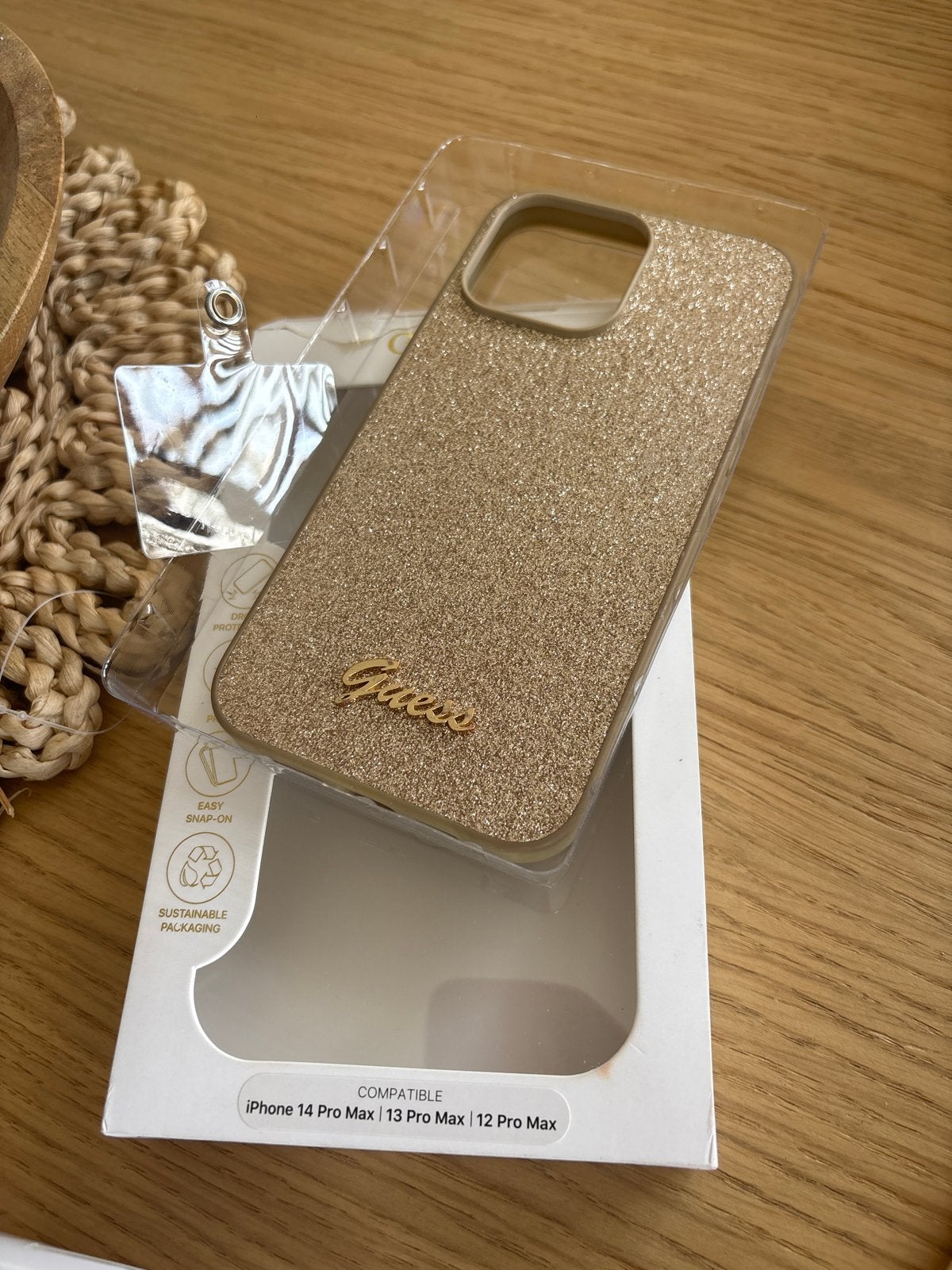 Guess iPhone 14 Pro Max /13 Pro Max /12 Pro Max Hoesje Goud, IPhone 14 Pro Max, Goud, Nieuw, Hoesje of Tasje