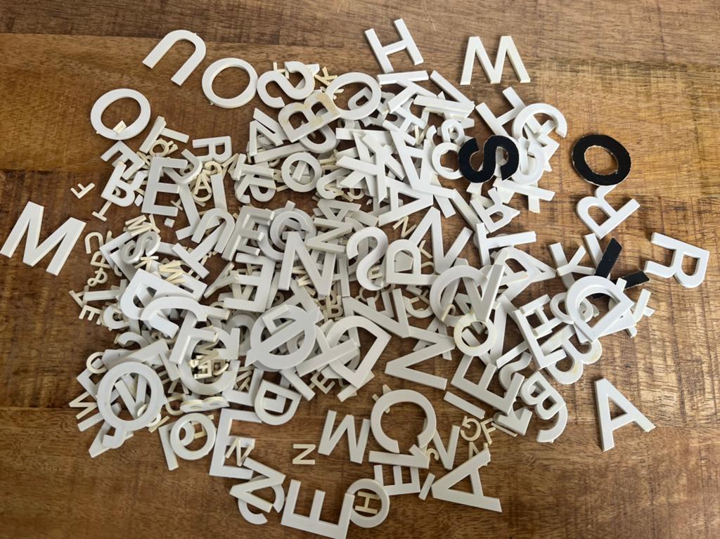 Kunststof Letters, Ophalen of Verzenden, Zo goed als nieuw, Houten stempel