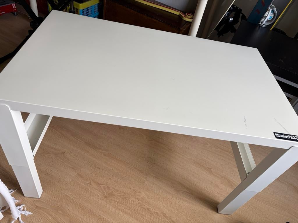 Gratis Ikea pahl kinderbureau en bureaustoel, Ophalen, Gebruikt, Kinderbureau, In hoogte verstelbaar