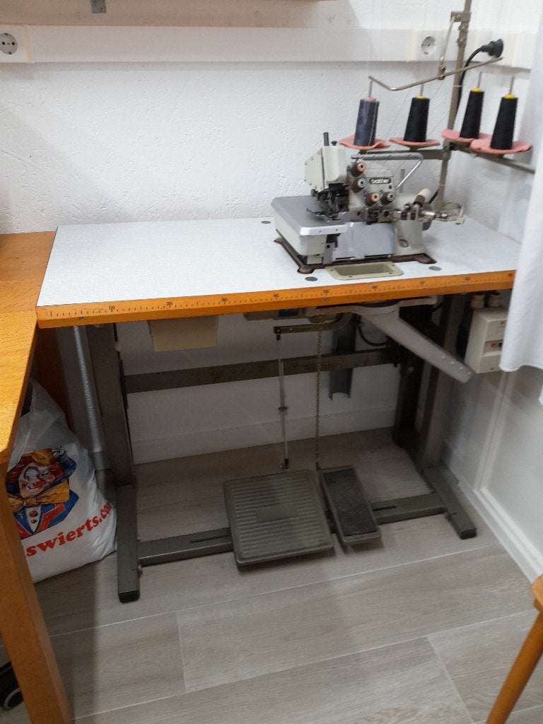 Industriële overlockmachine 4/5 draads 230v + krachtstroom, Ophalen, Gebruikt, Lockmachine, Industrieel