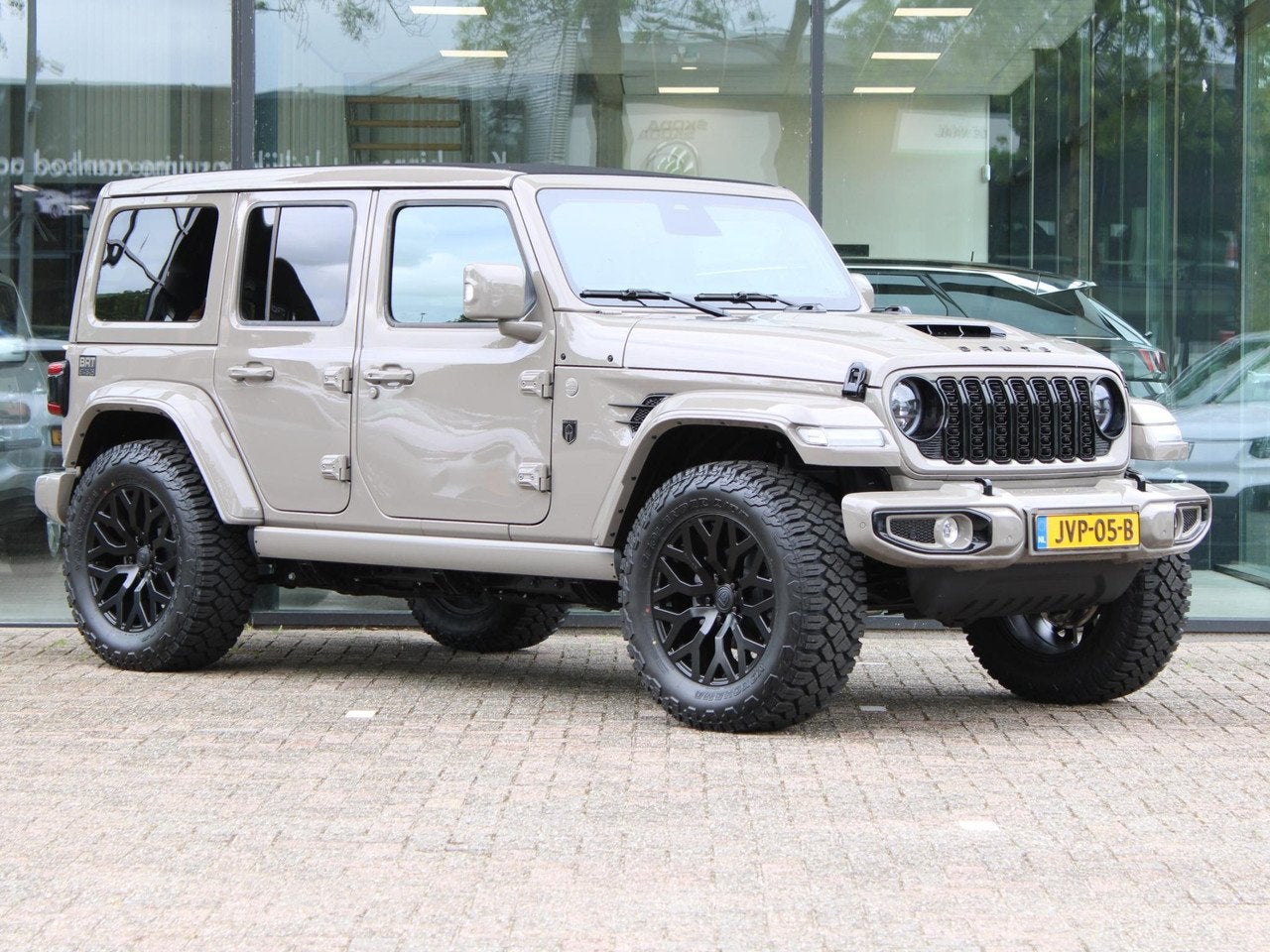 Jeep Wrangler Unlimited 4xe 380 Brute Custom Conversion Skyv, Auto's, Jeep, Automaat, 4 cilinders, Cabriolet, Bedrijf