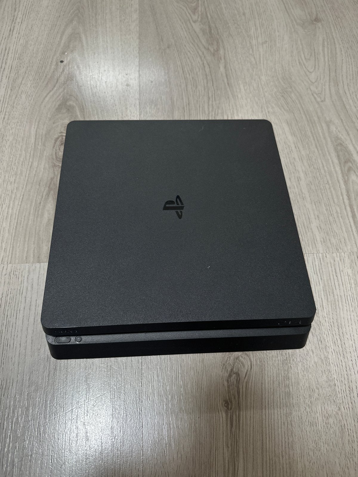 PS4 Slim met controller en stroomkabel (optioneel monitor), Spelcomputers en Games, Ophalen, Zo goed als nieuw, Met 1 controller