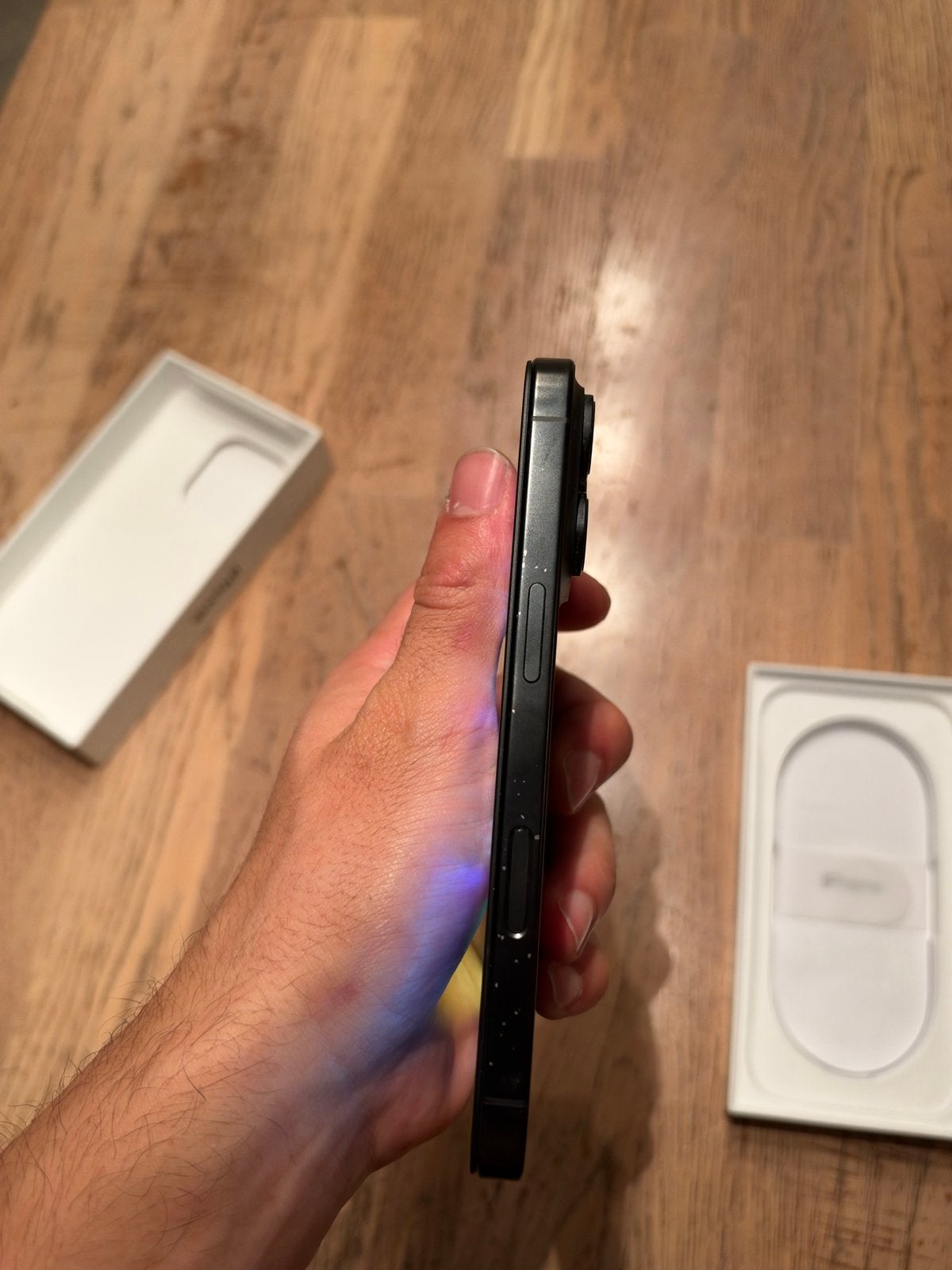 Foto 8 van iPhone 16 Pro 256GB Zwart Titanium - Nieuw OLED scherm