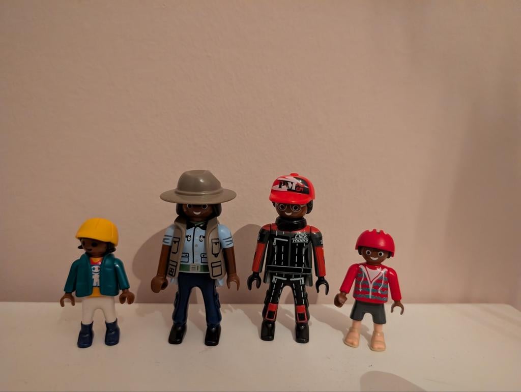 Playmobil gezin, getinte poppetjes, Ophalen of Verzenden, Zo goed als nieuw, Complete set