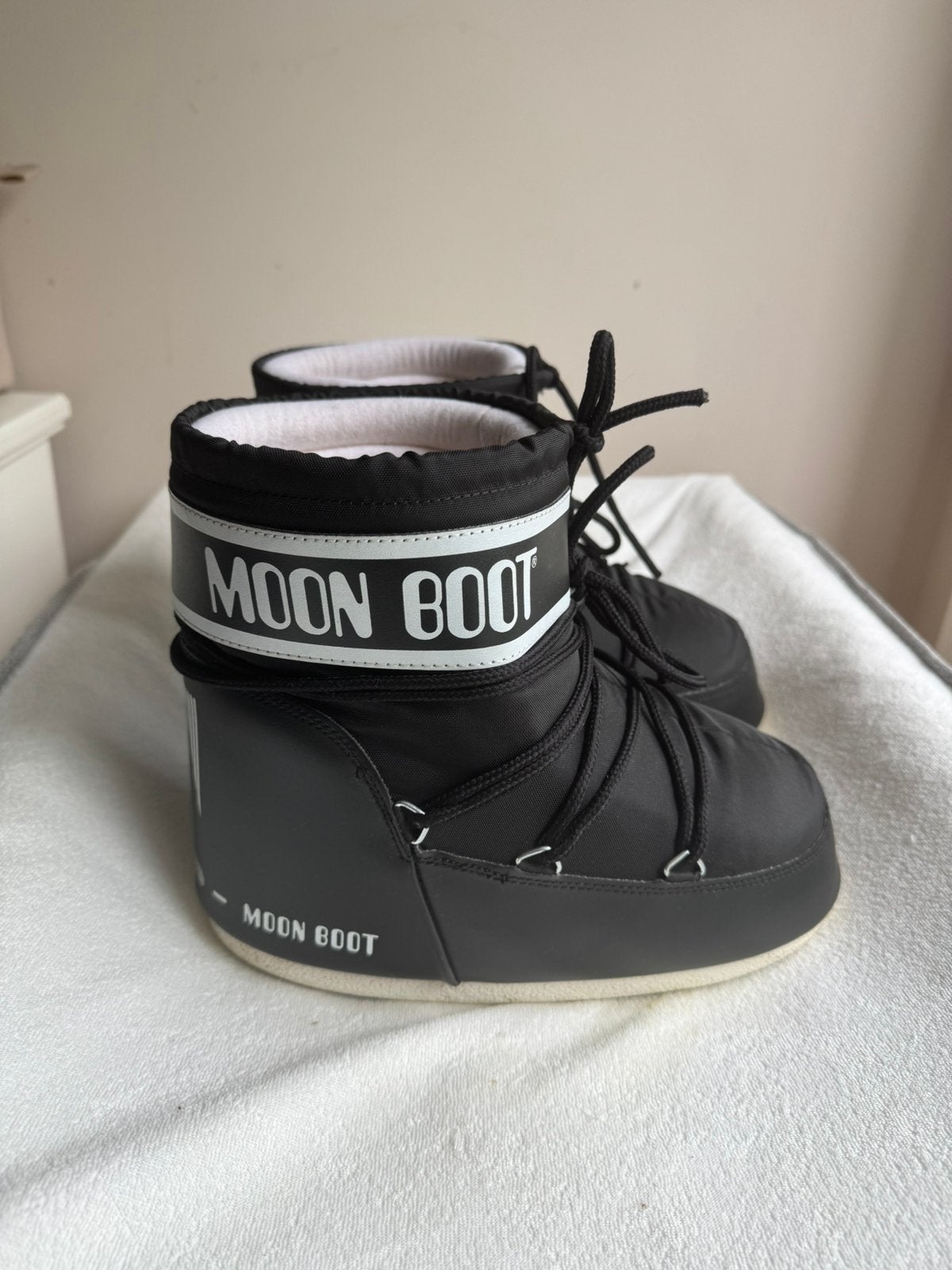MOON BOOT 39-41, Ophalen of Verzenden, Zo goed als nieuw, Zwart, Sneakers of Gympen
