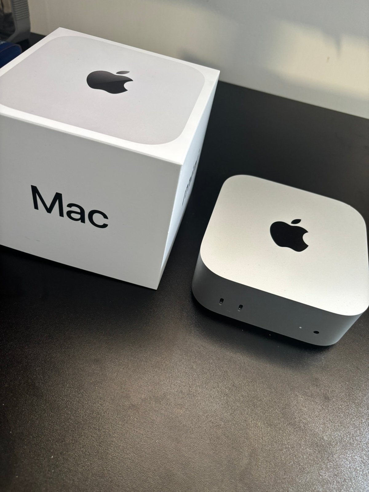 Mac mini (2024) m4 256GB/16GB, Ophalen of Verzenden, Zo goed als nieuw