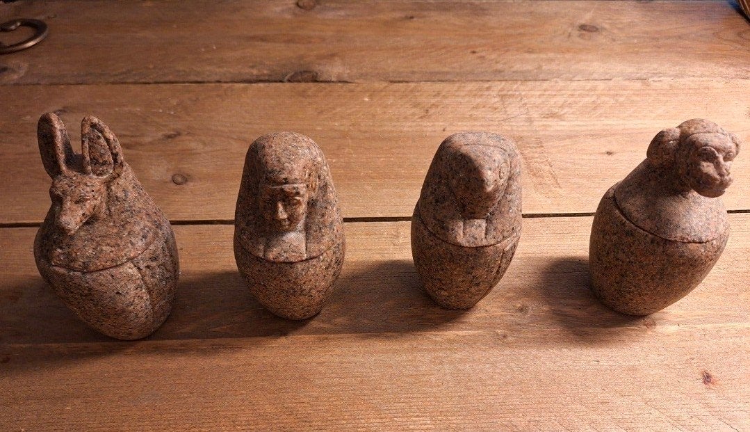Set van 4 Egyptische canopen - Zonen van Horus, Minder dan 20 cm, Ophalen of Verzenden, Handgemaakt, Steen of Keramiek