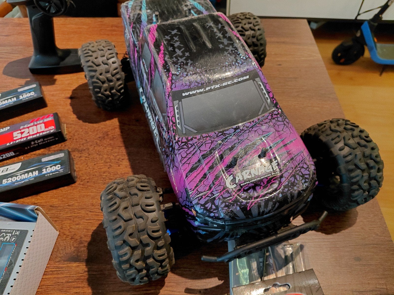 Radiografisch bestuurbare FTX Carnage brushless 4WD, Ophalen of Verzenden, Zo goed als nieuw, Overige schalen, Auto offroad