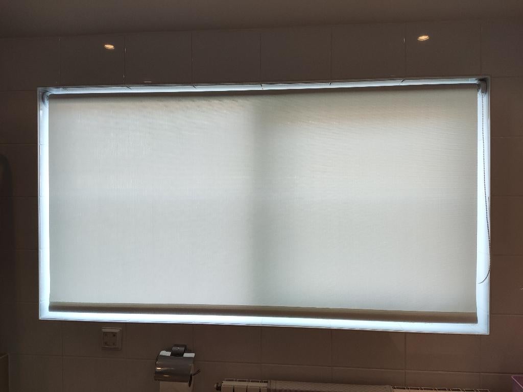 Rolgordijn, wit, licht doorlatend, Ophalen, Wit, 150 tot 200 cm, Zo goed als nieuw
