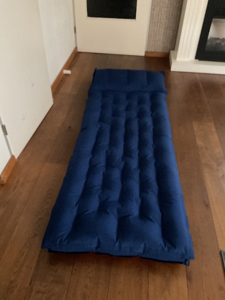 Luchtbed blauw/ rood, Ophalen, Zo goed als nieuw, 1-persoons