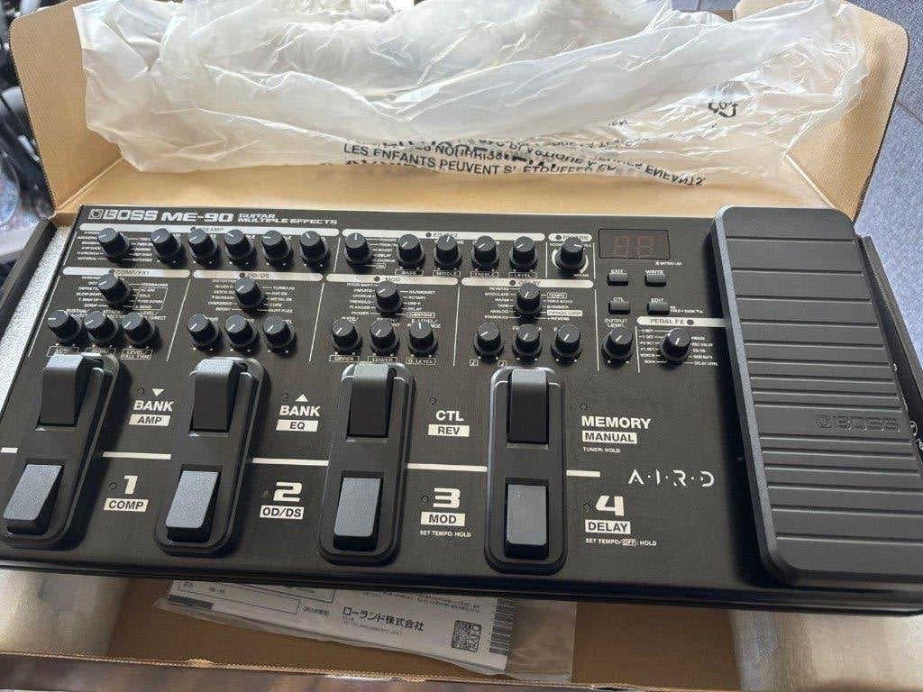 BOSS ME-90 Guitar Multi-Effects – bijna nieuw, Muziek en Instrumenten, Ophalen of Verzenden, Zo goed als nieuw, Multi-effect