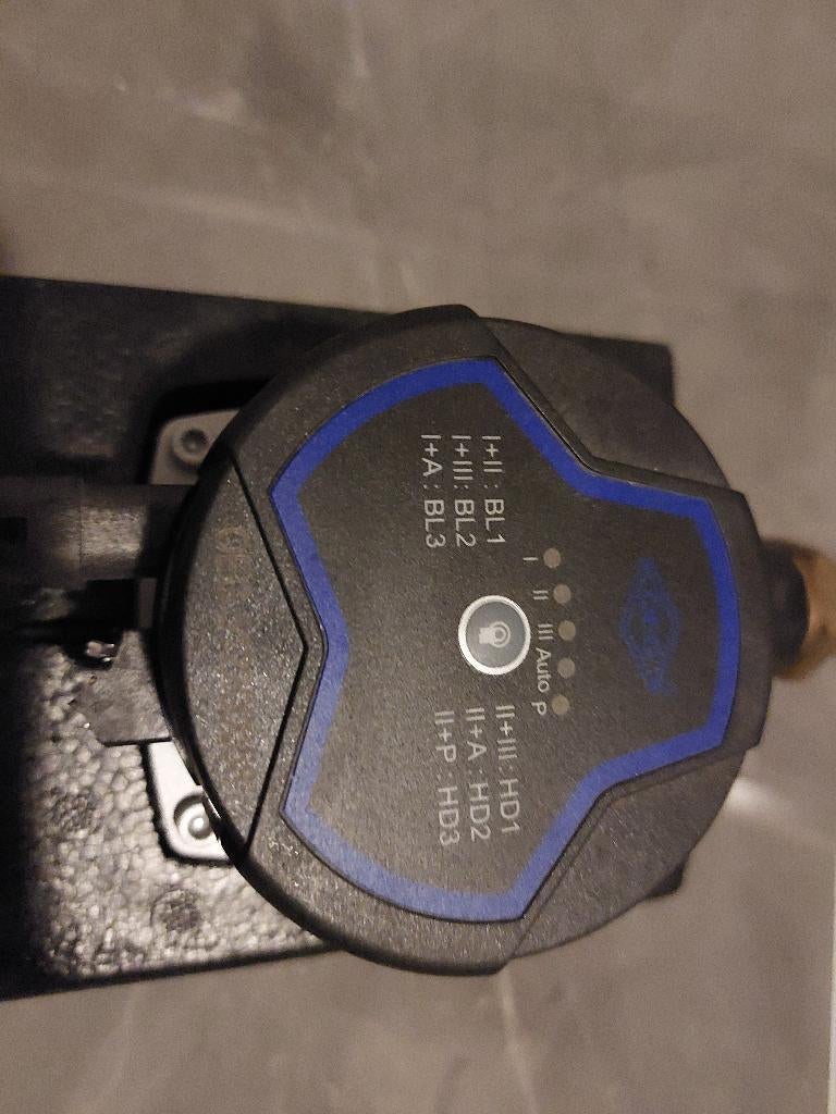Te koop aangeboden: OEG circulatiepomp, Ophalen, Minder dan 30 cm, Cv-ketel of Combi-ketel, Minder dan 60 cm