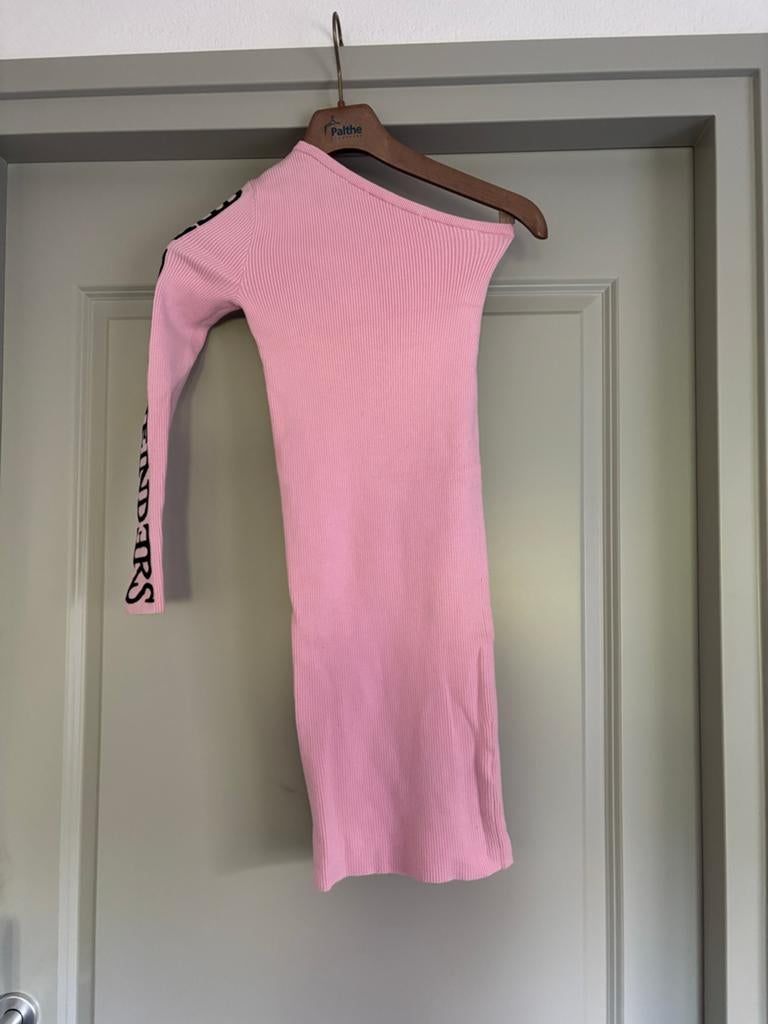 Roze Reinders jurk met lange mouw en logo, Kleding | Dames, Jurken, Zo goed als nieuw, Maat 34 (XS) of kleiner, Roze, Boven de knie
