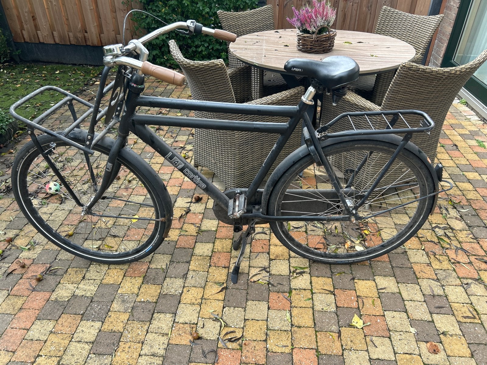 Opknapper  28 inch zwarte transportfiets met voordrager, Velgrem, Ophalen, Overige merken, 53 tot 56 cm