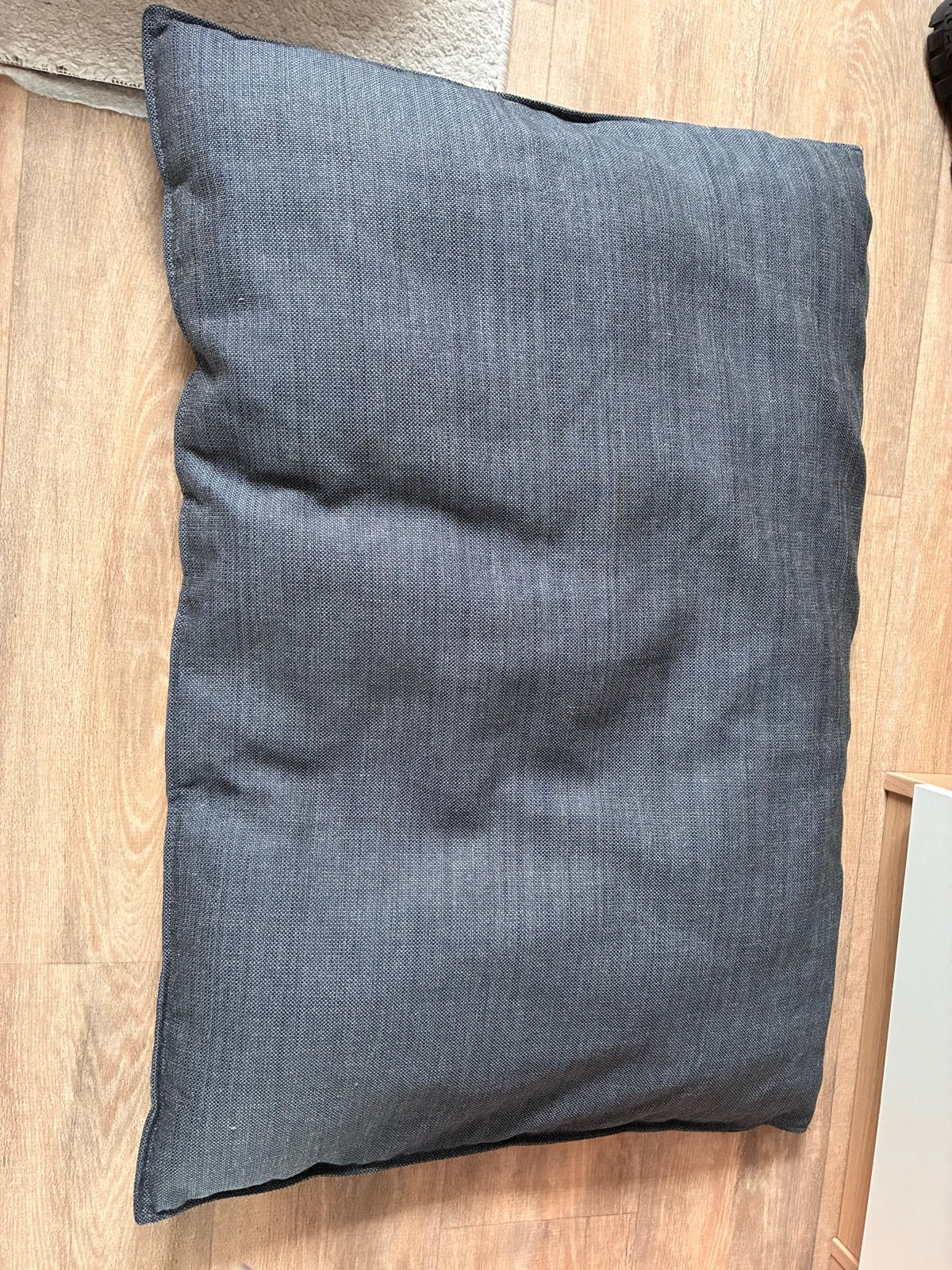 Rolf Benz Grata kussen - Donkerblauw meubelstof, Overige merken, Blauw, Ophalen of Verzenden, Zo goed als nieuw