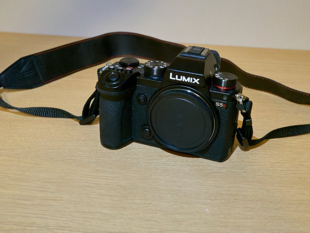 Panasonic Lumix S5D + 18-40mm f/4.5-6.3 Kit, Audio, Tv en Foto, Fotocamera's Digitaal, Panasonic, Bluetooth, Lensdop, Ophalen of Verzenden