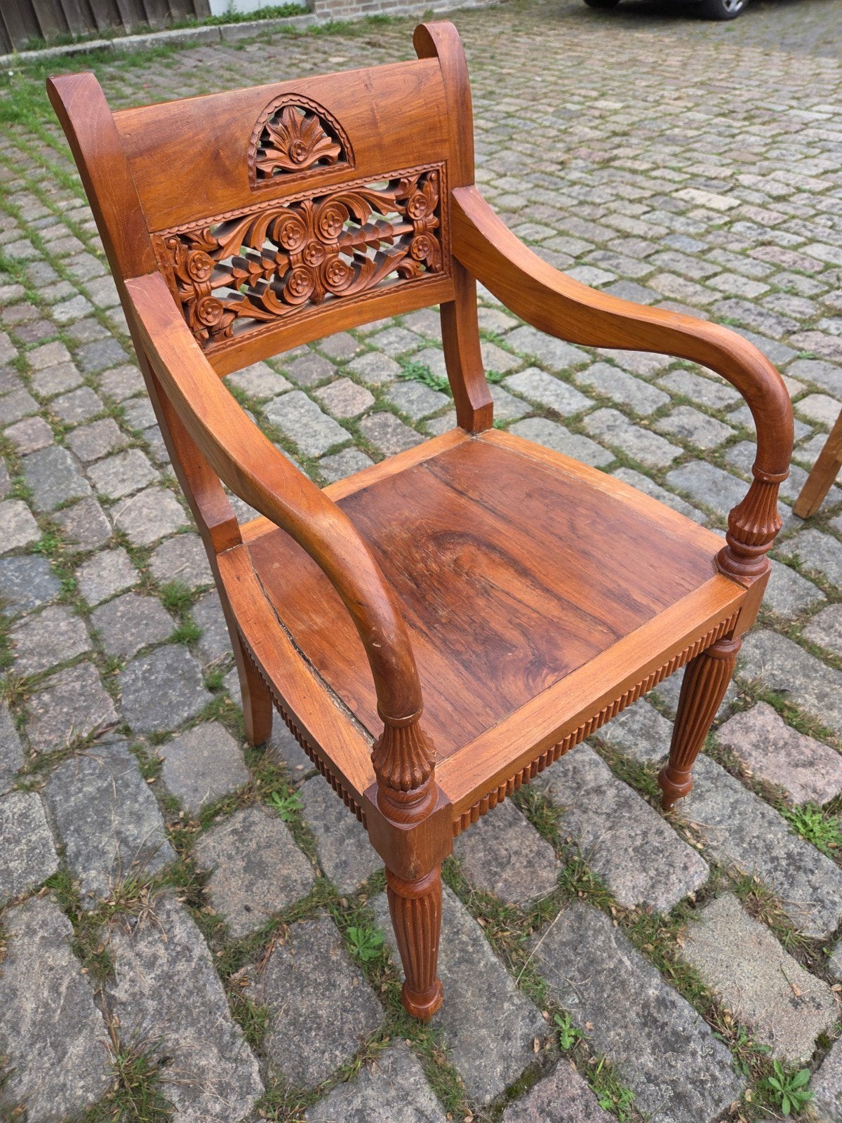 Koloniale Teak Stoel met Prachtig Bewerkt Hout, Ophalen of Verzenden