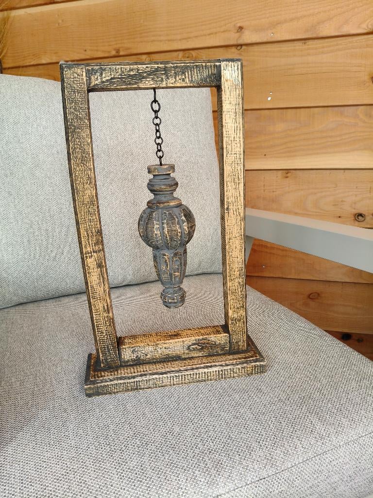 Houten standaard met pinakel, Ophalen, Hout, Meerkleurig, Overige stijlen
