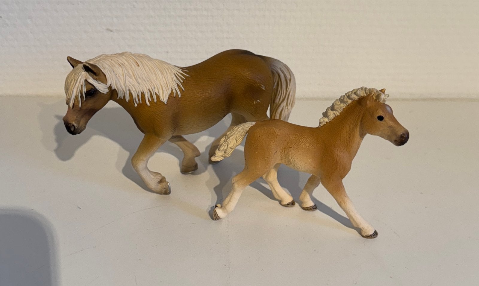Schleich Haflinger merrie en veulen, Ophalen of Verzenden, Gebruikt