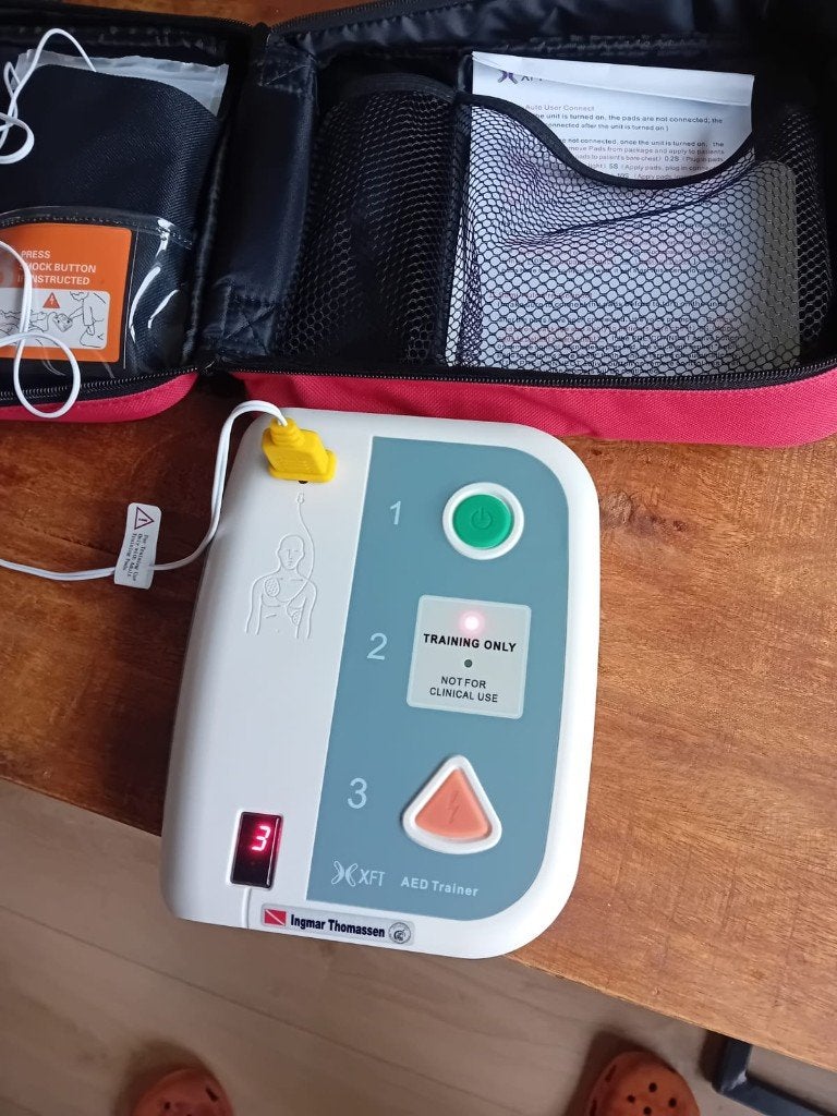 AED Trainer, Diversen, Verpleegmiddelen, Ophalen of Verzenden, Gebruikt