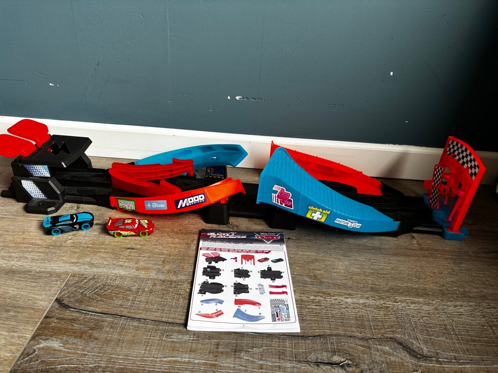 Hot Wheels Racebaan met 2 Auto's - Zo goed als nieuw, Ophalen of Verzenden, Hot Wheels, Handmatig, Racebaan