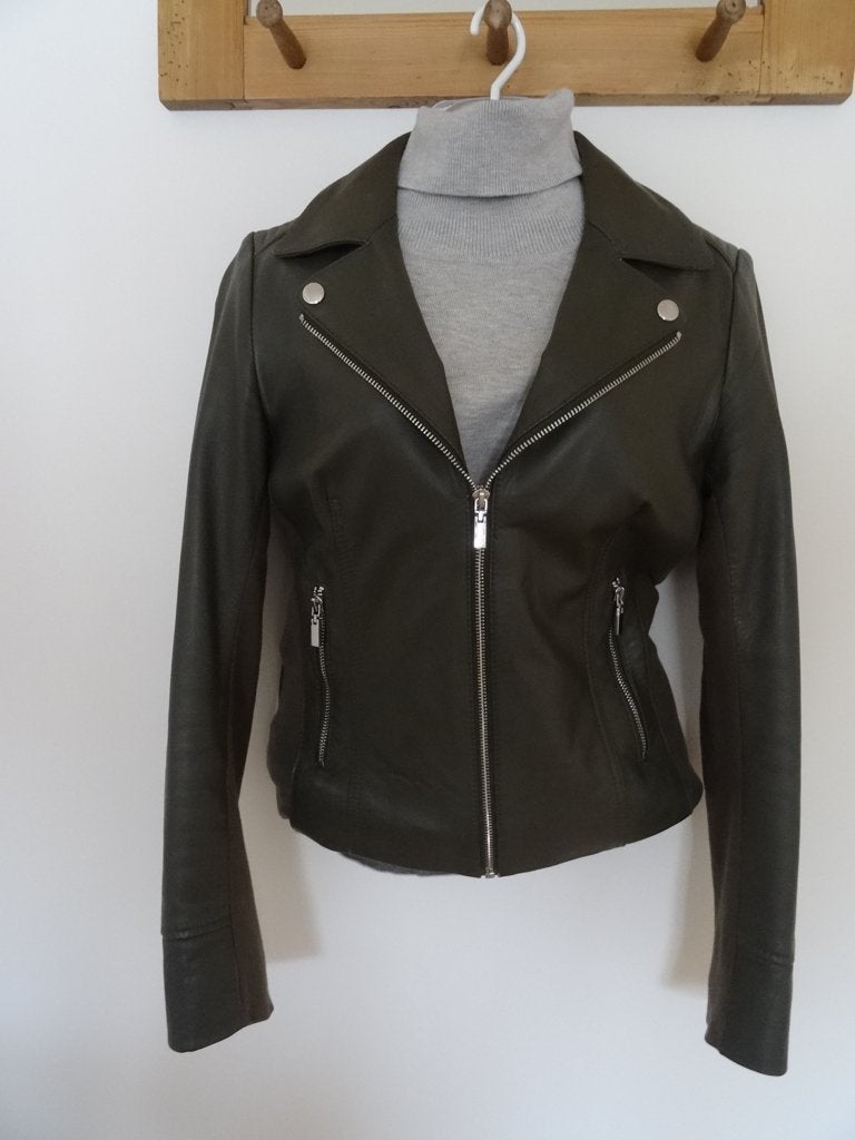 Arma groen leren jasje mt XS, Kleding | Dames, Jasjes, Kostuums en Pakken, Verzenden, Zo goed als nieuw, Jasje, Maat 34 (XS) of kleiner