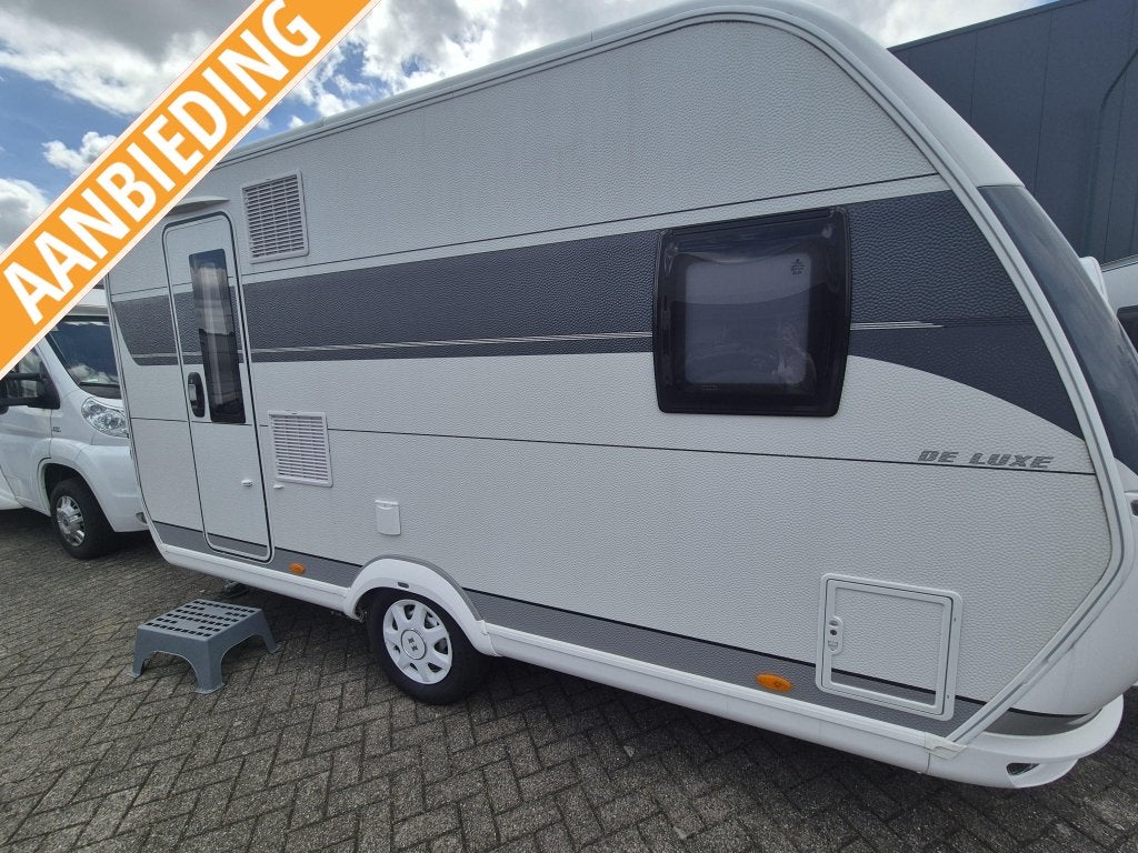 Hobby De Luxe 400 SFE 2023 Mover, frans bed, zit 20950,-, Schokbreker, Hobby, Treinzit, Particulier