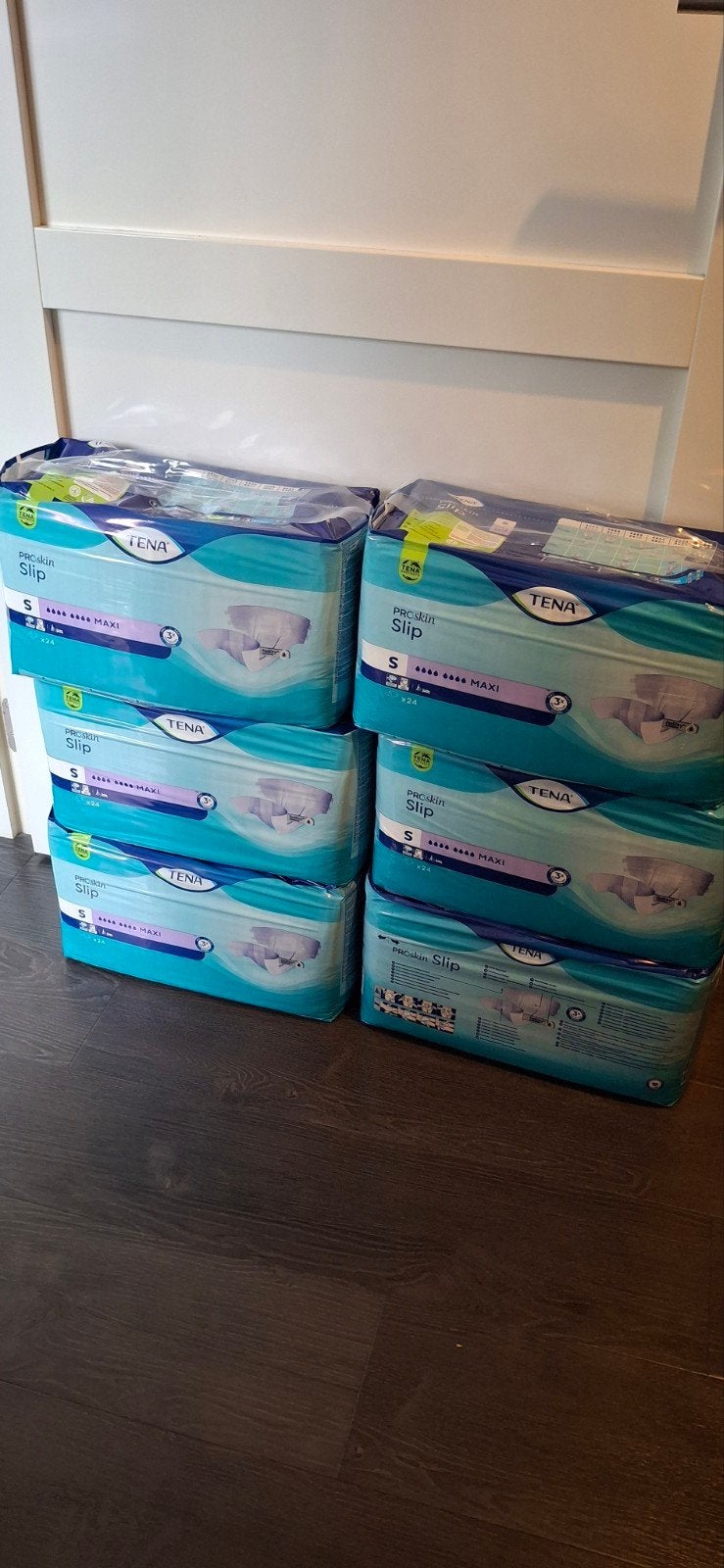 Tena slip maat s maxi  10 pakken alleen ophalen. Zindelijk ., Ophalen of Verzenden, Overige typen