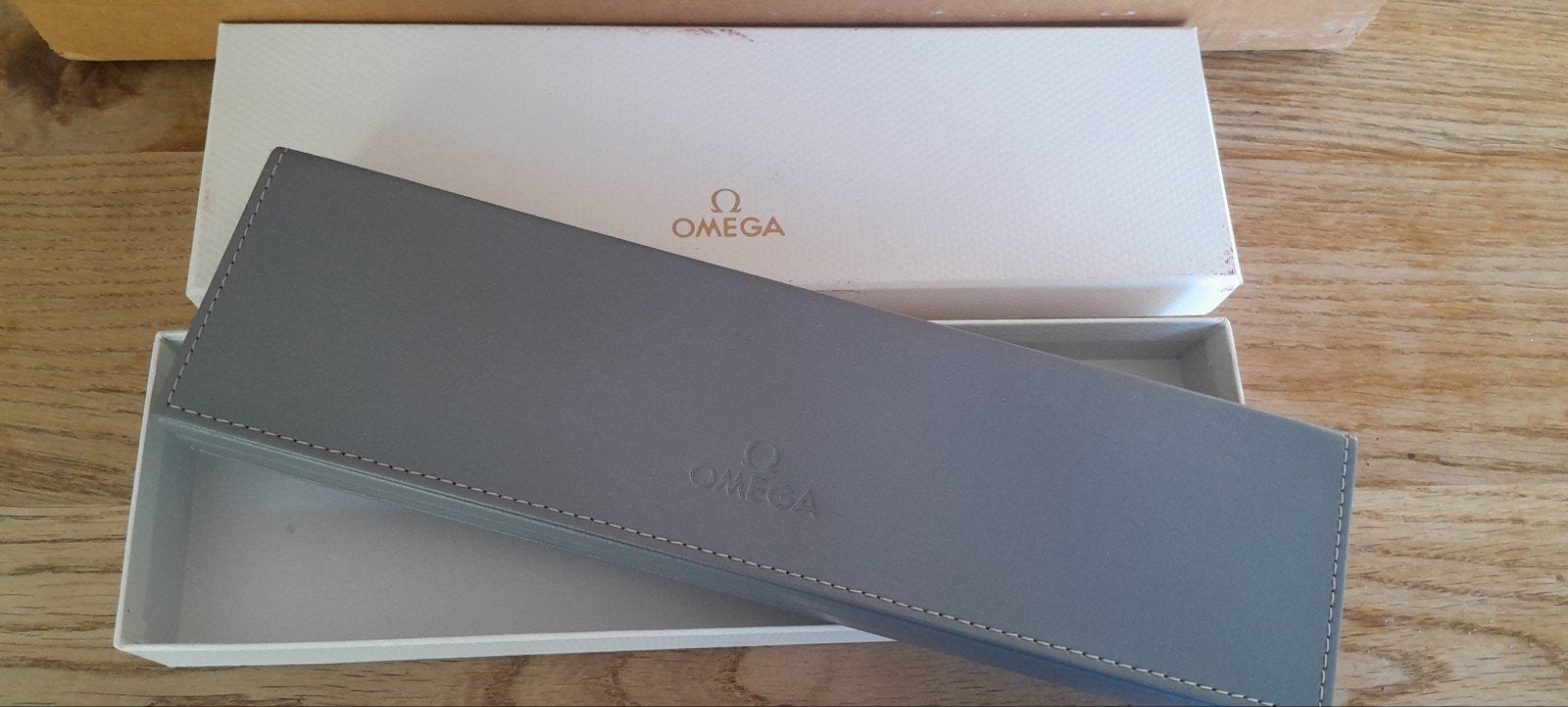 Omega horloge box langwerpig, Verzenden, Zo goed als nieuw