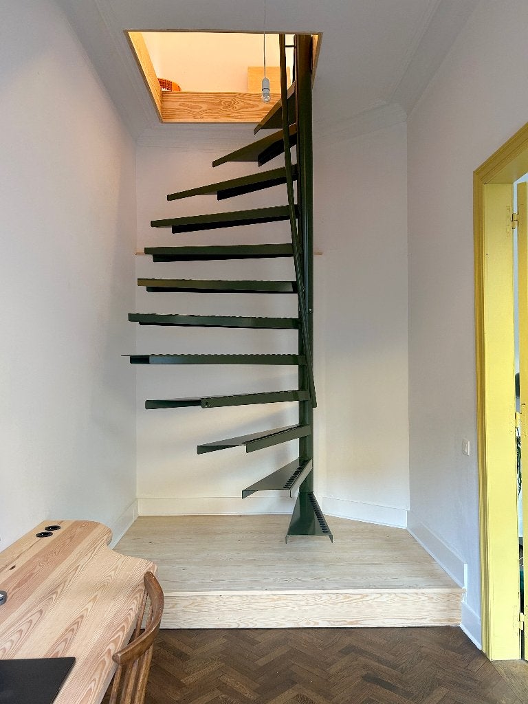 Draaitrap EeStairs, 354 cm hoogte (Zo goed als nieuw), Ophalen of Verzenden, Zo goed als nieuw, Trap, 2 tot 4 meter