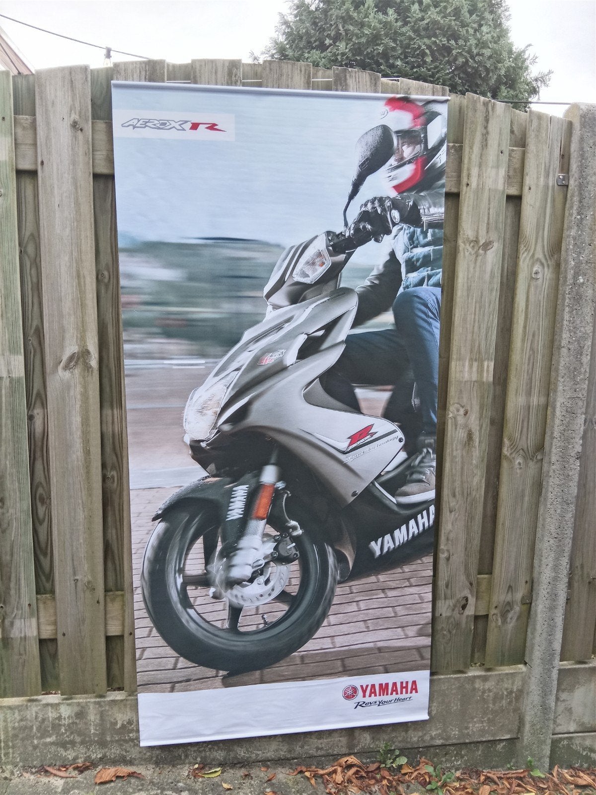 Yamaha Aerox R winkelbanner, Fietsen en Brommers, Ophalen of Verzenden, Zo goed als nieuw