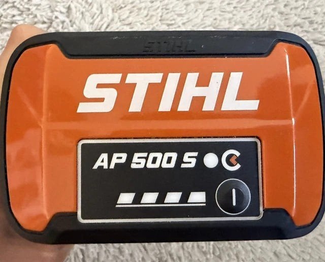 Stihl accu AP 500 S, Tuin en Terras, Hand-tuingereedschap, Ophalen of Verzenden, Zo goed als nieuw, Overige soorten, Stihl