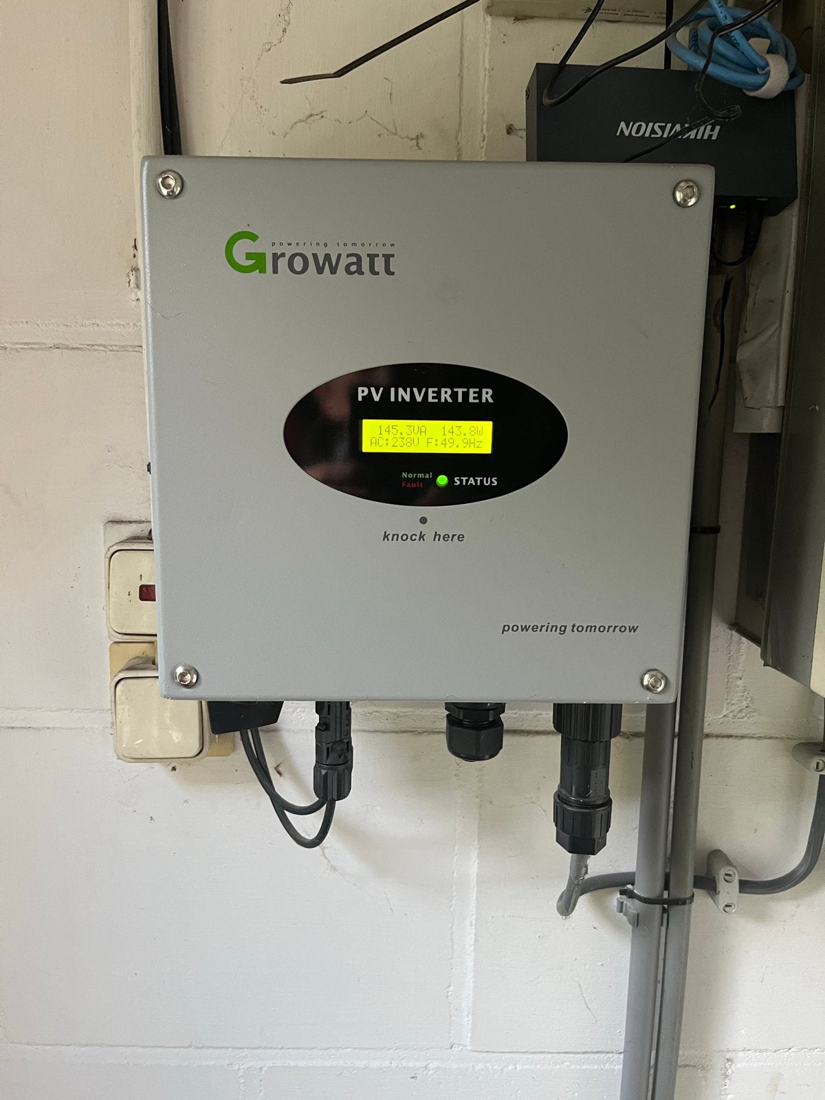 Complete set zonnepanelen en omvormer te koop, Doe-het-zelf en Verbouw, Ophalen, Gebruikt, Compleet systeem, 200 wattpiek of meer