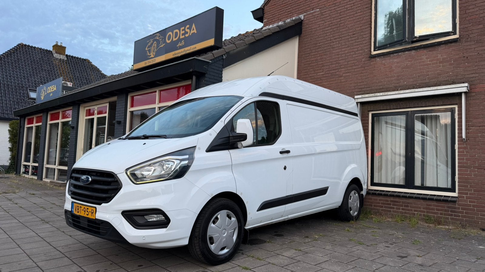 Ford Transit Custom GB 2.0 Tdci 105PK 320 L2h2 2019 Wit, Auto's, 1995 cc, Euro 6, 4 cilinders, Wit