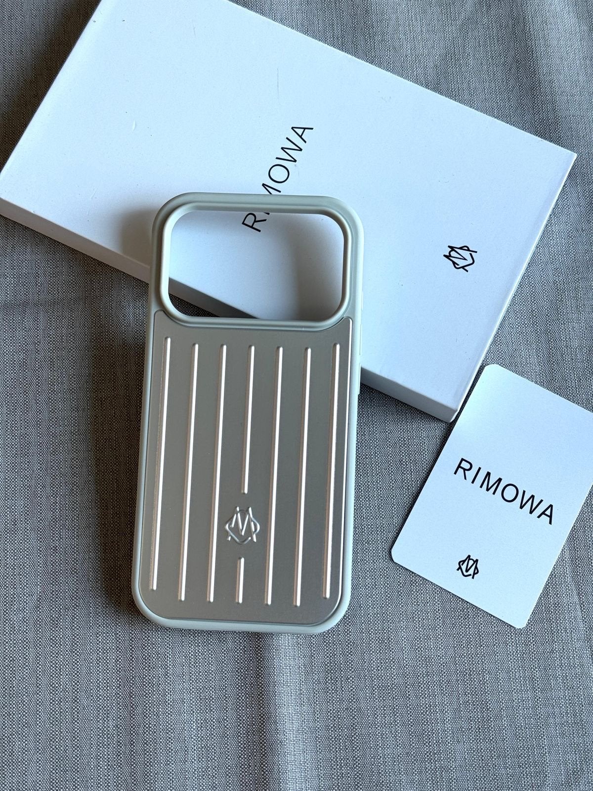 Rimowa iPhone Hoesjes, Kunststof, Hoesje of Tasje, Ophalen of Verzenden, Schokbestendig