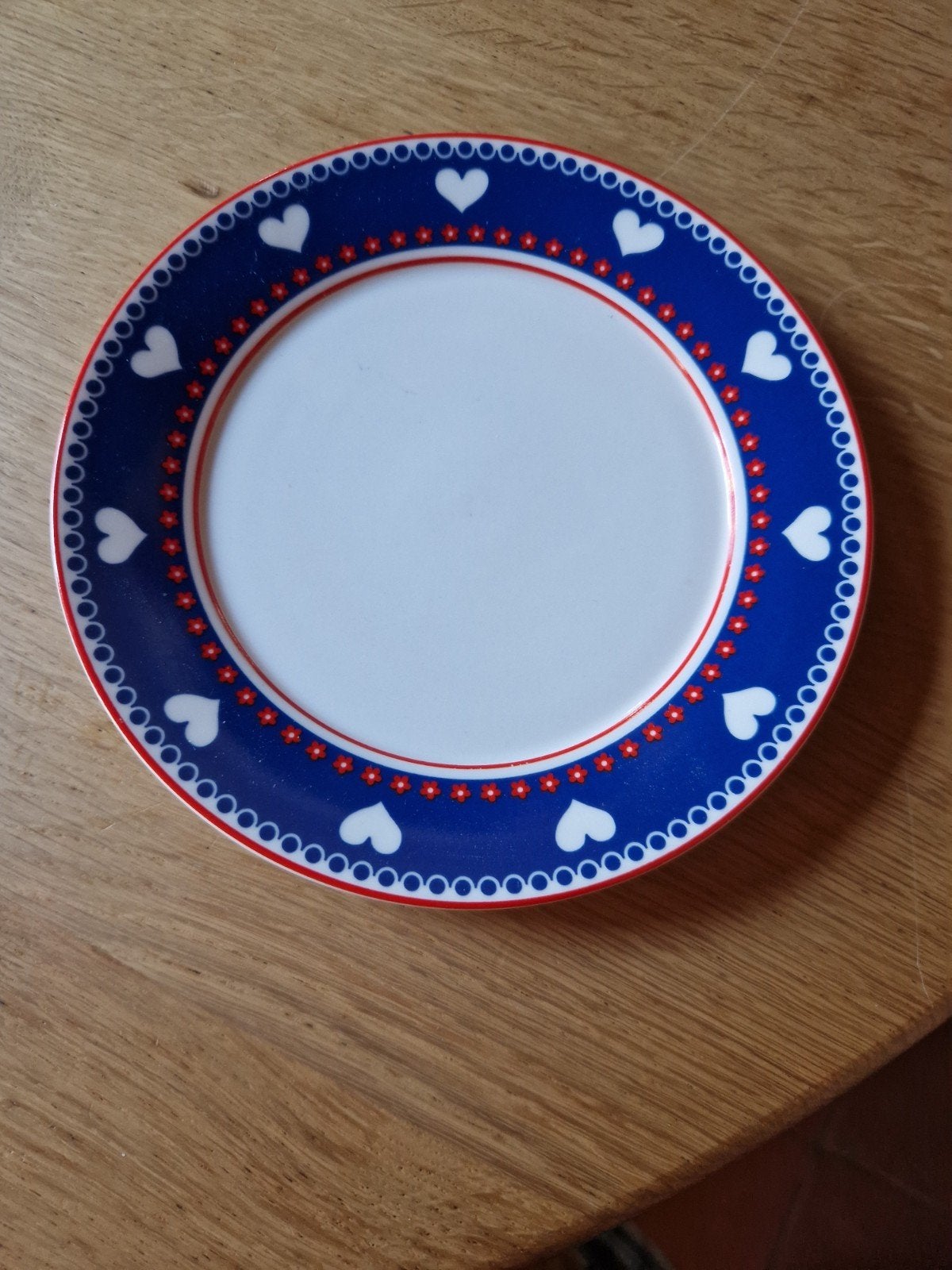 BORD HEARTS, Ophalen of Verzenden, Porselein, Overige stijlen, Bord(en)