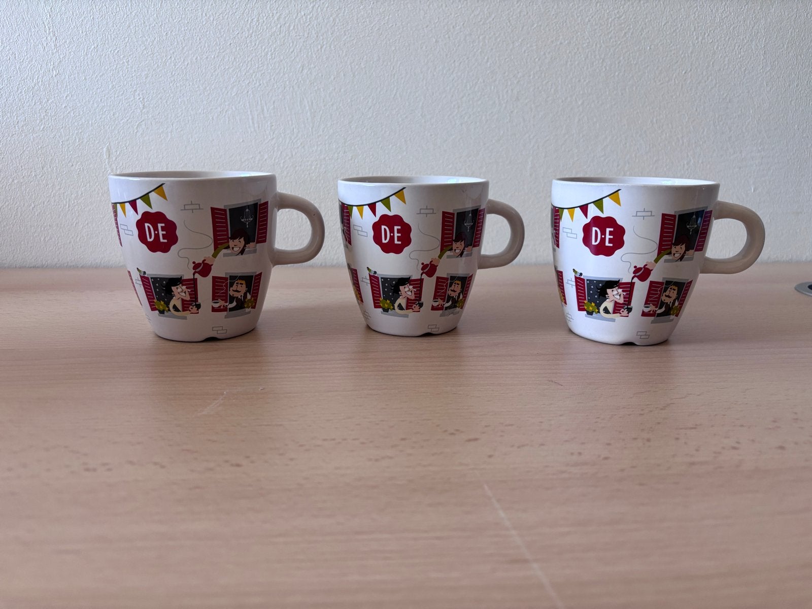 Nieuwe Douwe Egberts mokken - set van 3, Overige typen, Nieuw, Ophalen of Verzenden, Steen/keramiek