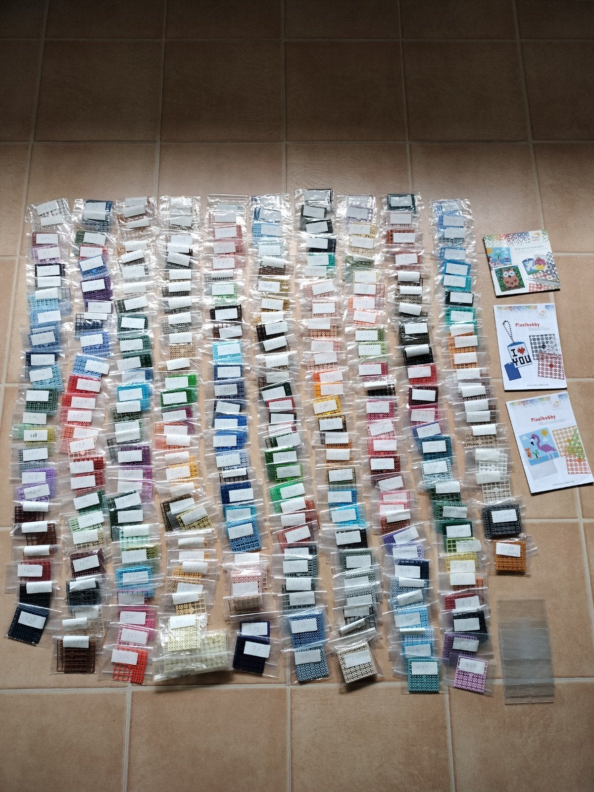 Grote partij Pixelhobby-Meer dan 275 zakjes en accessoires, Ophalen of Verzenden, Zo goed als nieuw, Meerkleurig, Knutselwerk