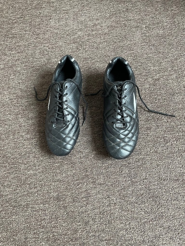 Voetbalschoenen maat 38, Jongen of Meisje, Overige typen, Ophalen of Verzenden, Zo goed als nieuw