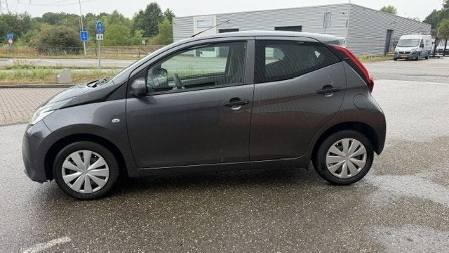 Foto 3 van Toyota Aygo 1.0 VVT-i x-fun (bj 2022)