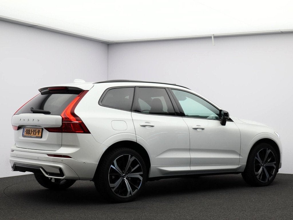 Volvo XC60 T6 AWD Plug-in hybrid Ultra Dark Automaat / Panor, Stof, Gebruikt, 4 cilinders, 180 min