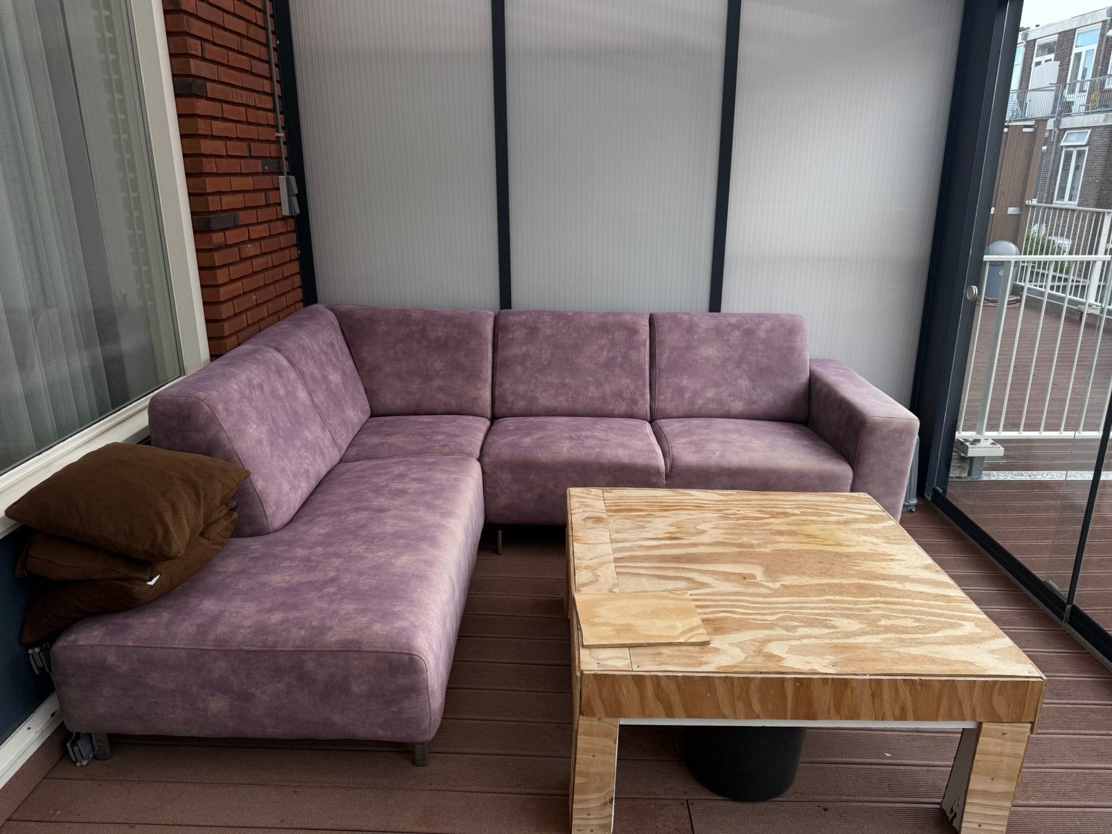 Comfortabele paarse hoekbank, zo goed als nieuw, Huis en Inrichting, Banken | Bankstellen, Ophalen, 100 tot 125 cm, Hoekbank, Zo goed als nieuw